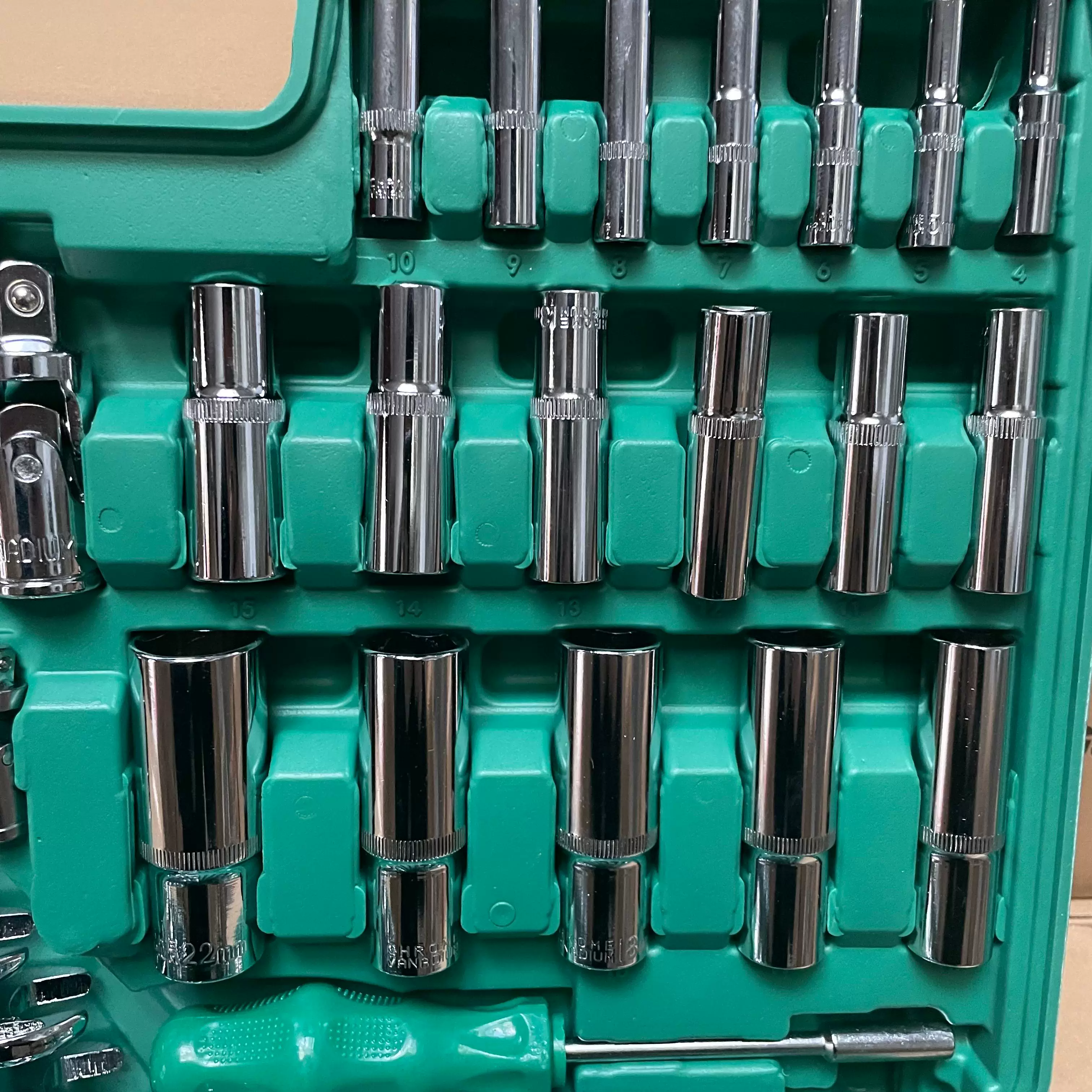 German quality auto repair tool set of 216 pieces, 72 teeth professional socket wrench set