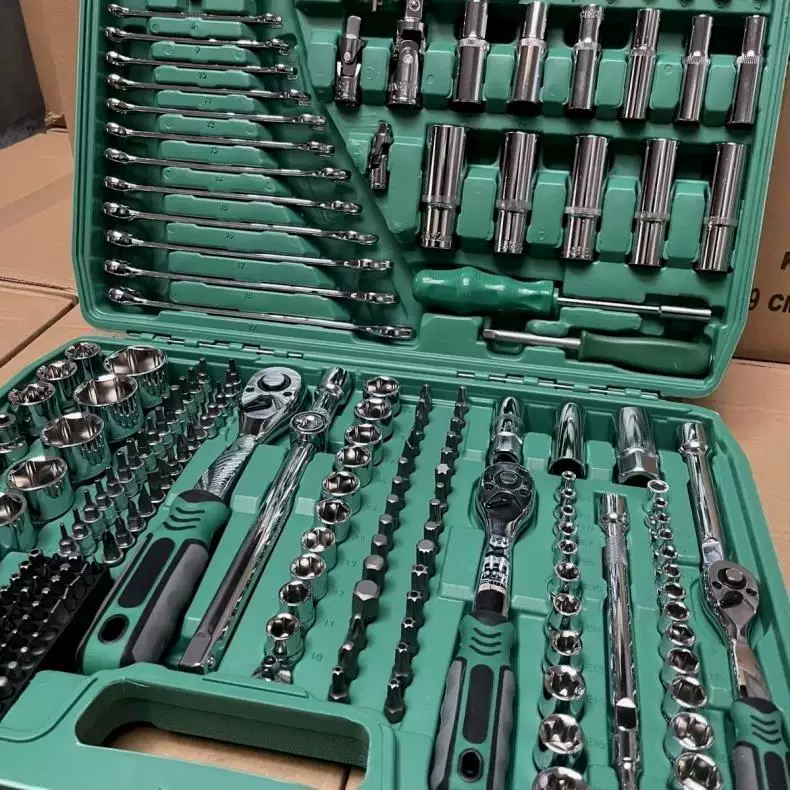 German quality auto repair tool set of 216 pieces, 72 teeth professional socket wrench set