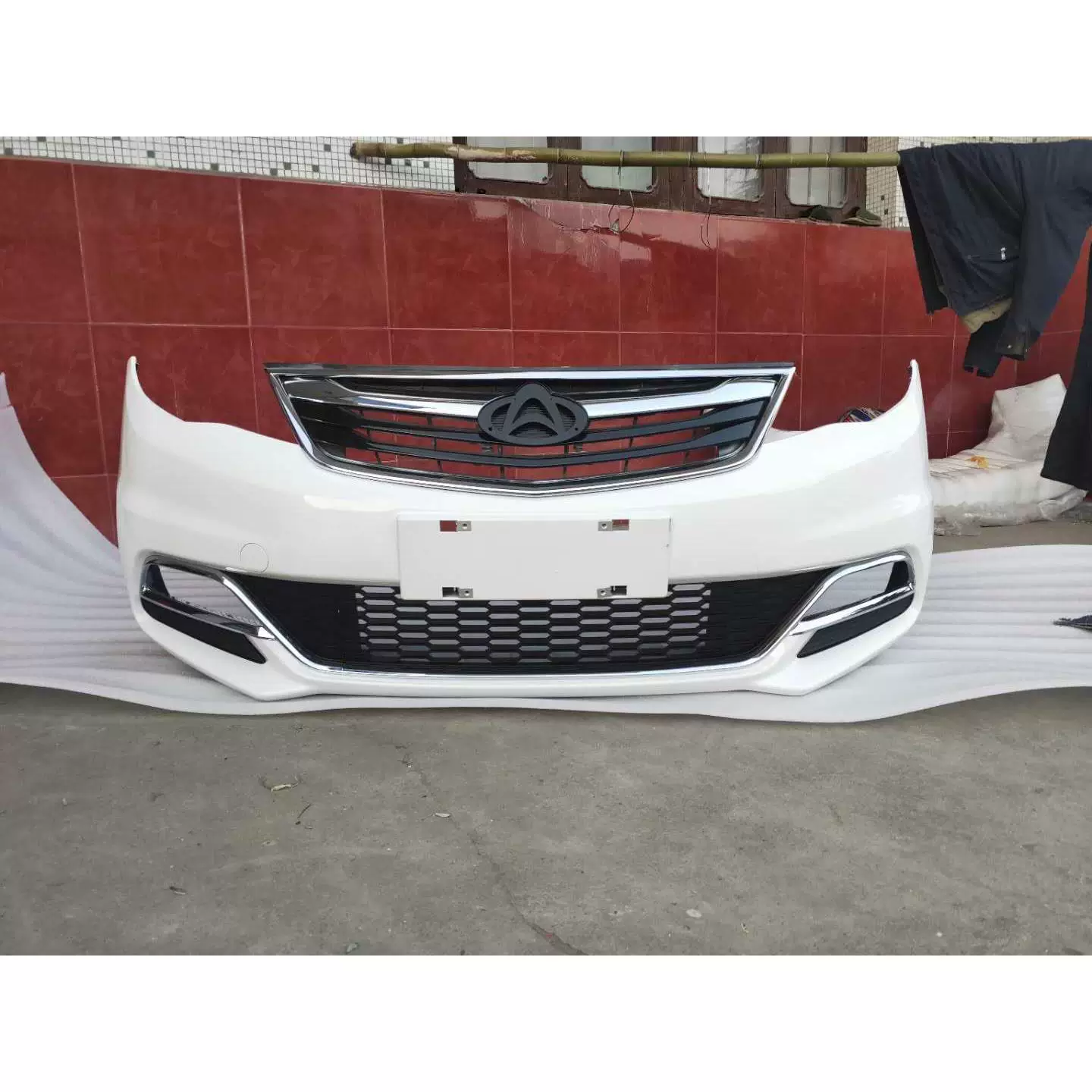 Подходит для переднего бампера Changan Auchan с передним бампером Auchan задний бампер передний и задний бампер настраиваемый цвет