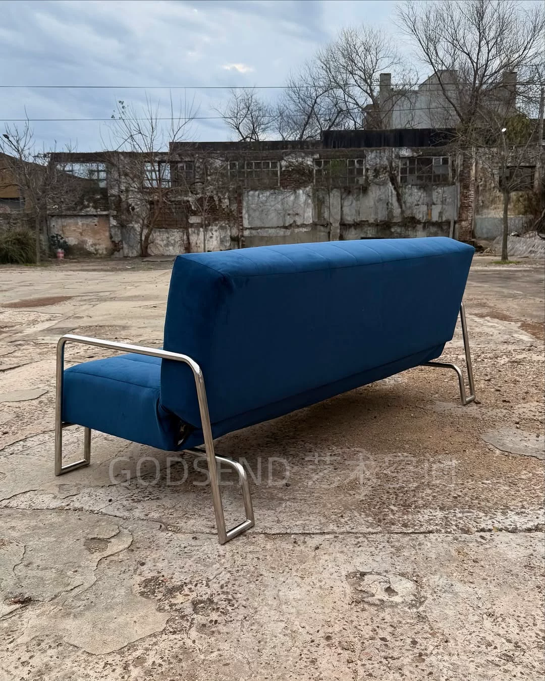 Диван-кровать в стиле Баухаус Klein Blue с каркасом из нержавеющей стали