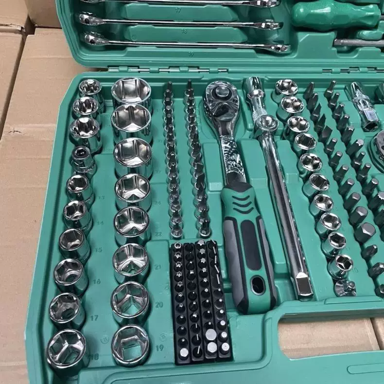 German quality auto repair tool set of 216 pieces, 72 teeth professional socket wrench set