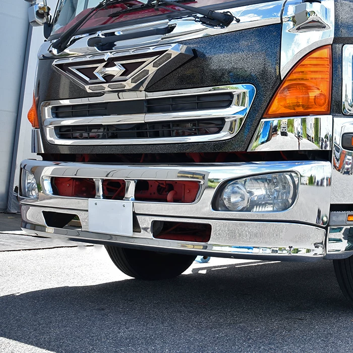 Применимо к правым грузовикам Hino500 Sunfield Modified Elecloplating Bumper ширину и узкое тело вверх и вниз по окрестностям