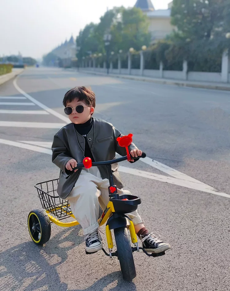 Children's tricycles, 2-3-4-5-6 years old, baby with enlarged rear bucket music, pedal bicycles