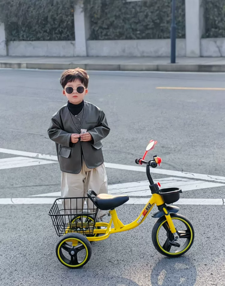 Children's tricycles, 2-3-4-5-6 years old, baby with enlarged rear bucket music, pedal bicycles