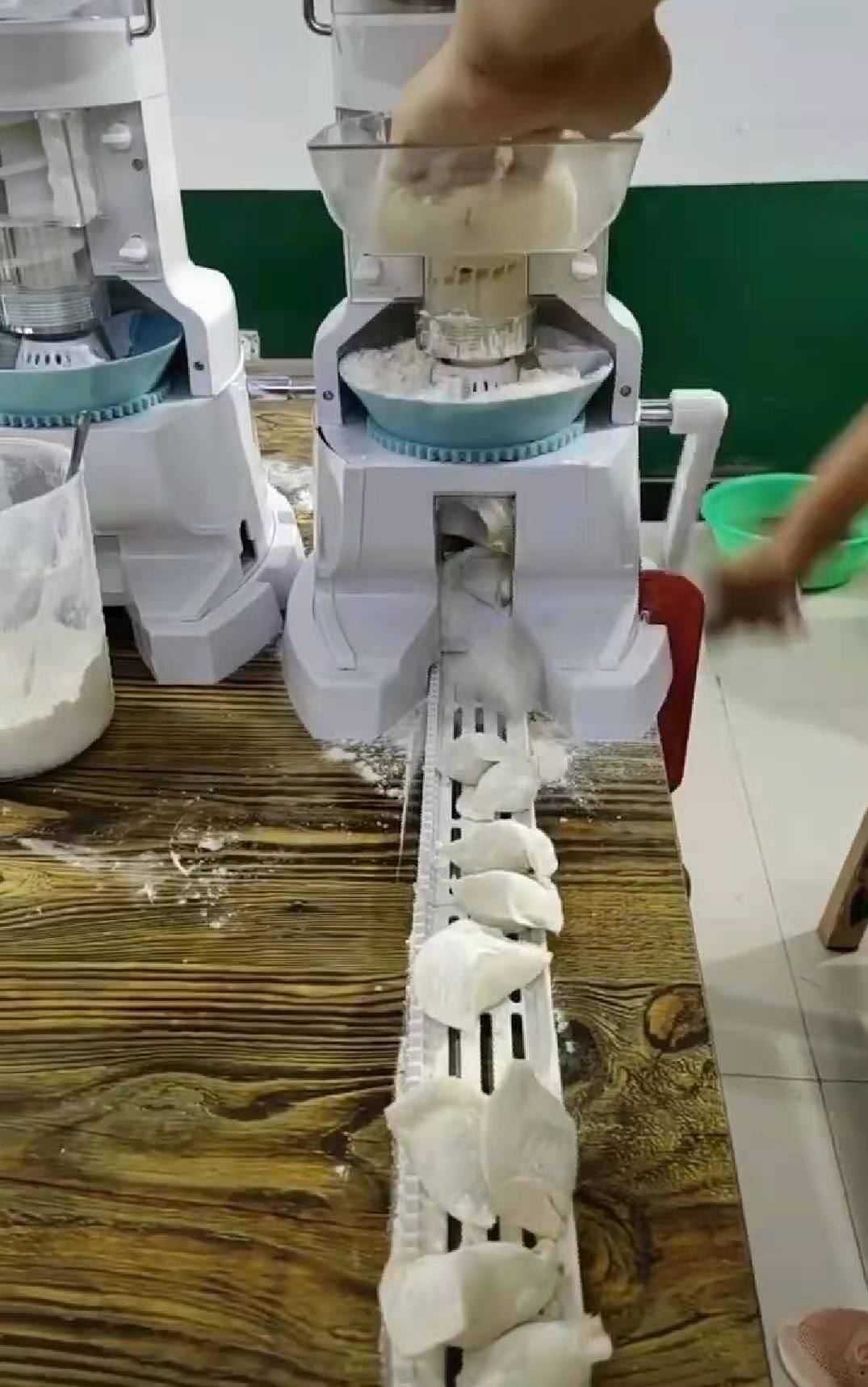 Домашняя машина для лепки пельменей