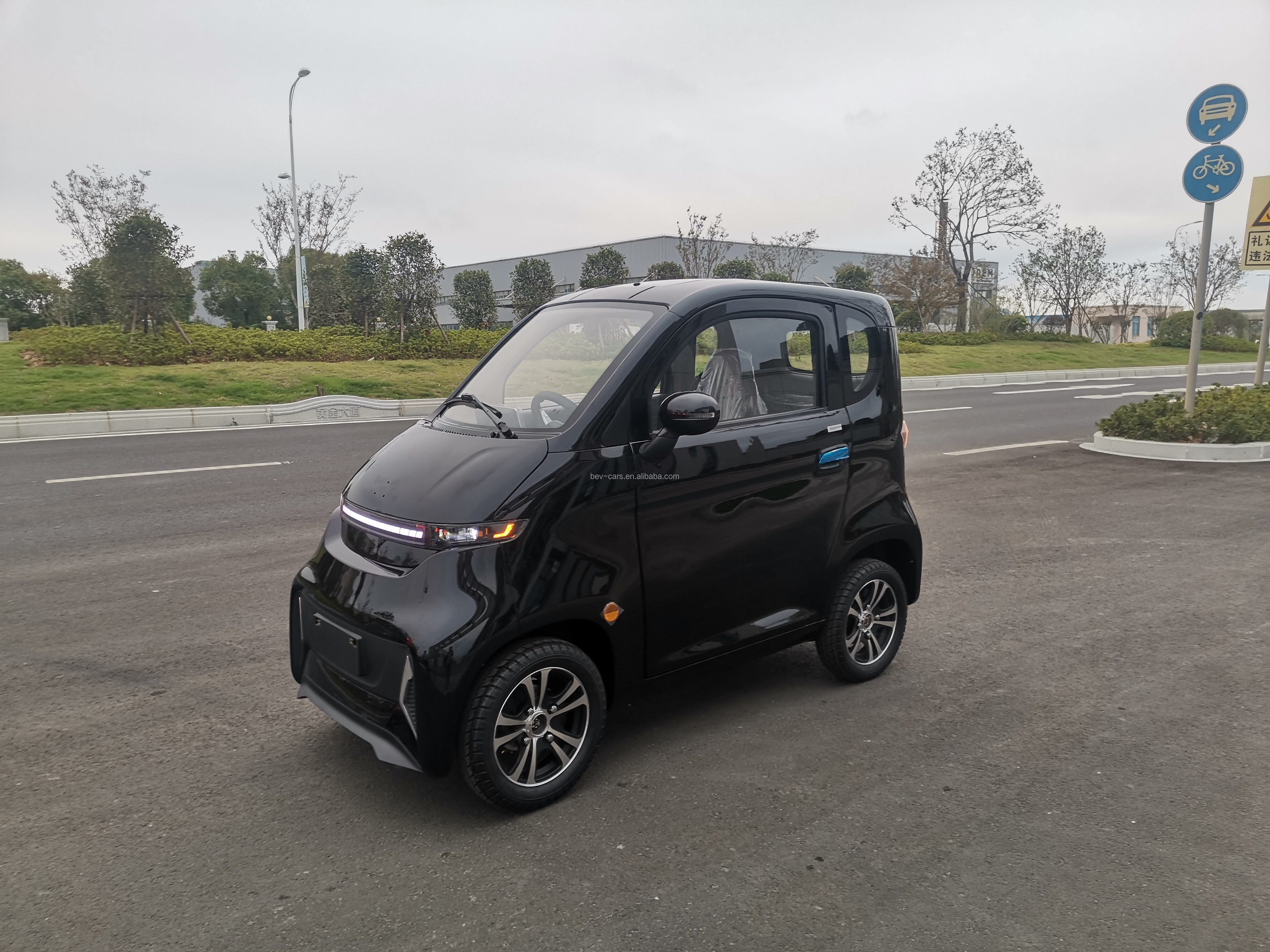 Электромобили SQ4