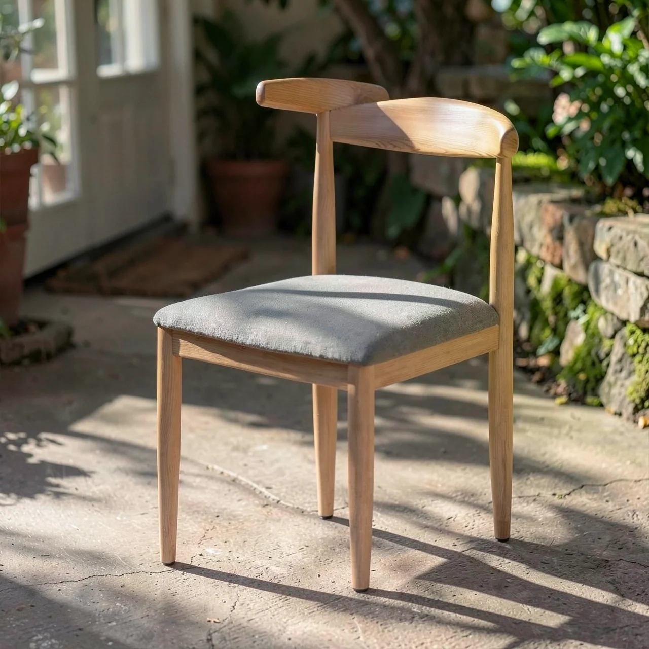 Nordic minimalist modern dining chair, linen style, large size resembling solid wood, iron horn chair, home desk, leisure backrest stool