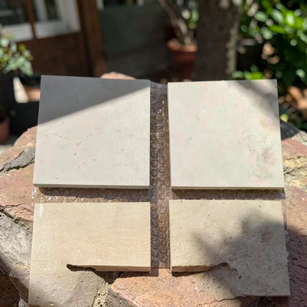 Раковина из бежевого мрамора Lyme Stone Gold