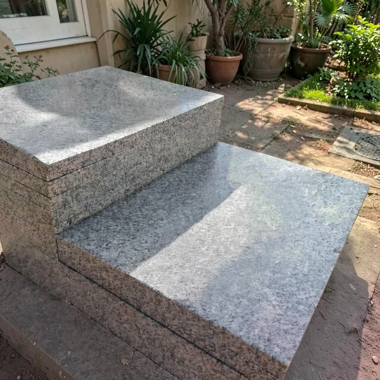 Бордюр гранитный из зеленого серого камня Gofu Stone