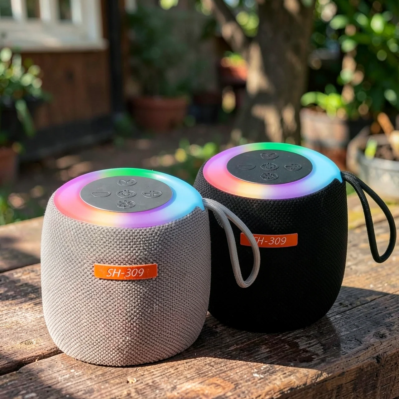 Портативная Bluetooth колонка с защитой IPX4
