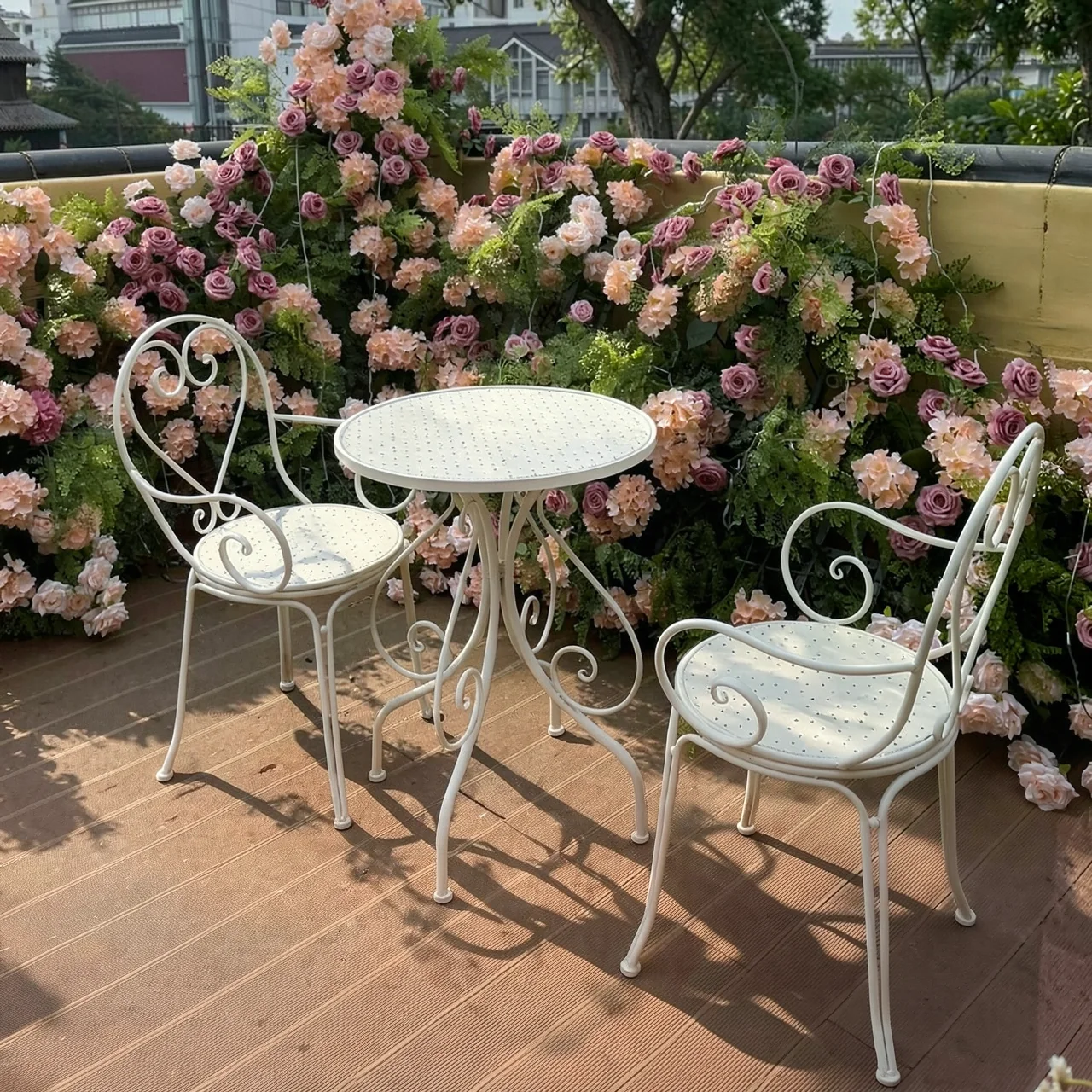 Комплект садовой мебели в европейском стиле (стол и 2 стула) сердце